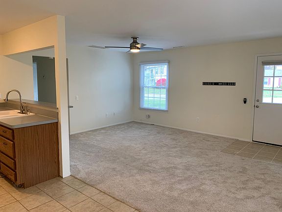 4th image of 2981 Maplewood Ct #A