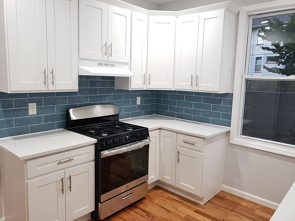 5th image of 642 Delafield Ave Floor 1