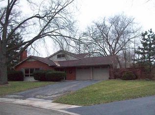 5 Butternut Dr, Naperville, IL 60540