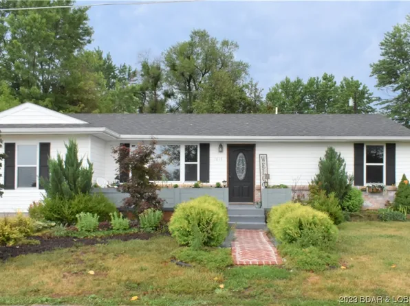 1018 E Jay St, Eldon, MO 65026