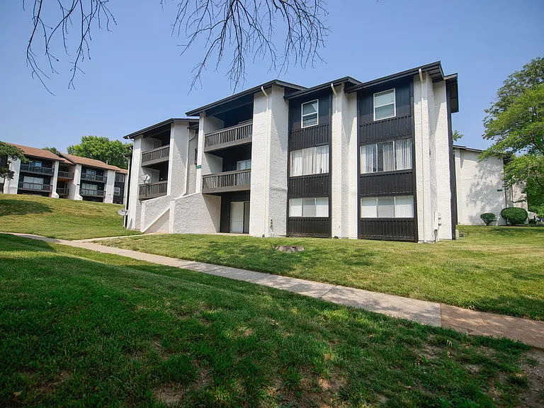 Brighton Apartments — Photo 1