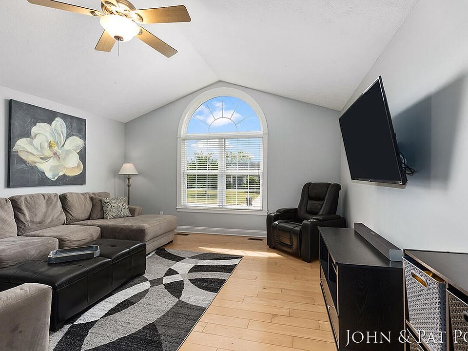 2nd image of 8877 Amethyst Dr