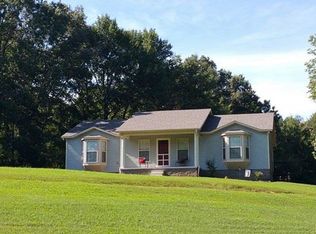 60 Robert Crocker Rd, Bradford, TN 38316