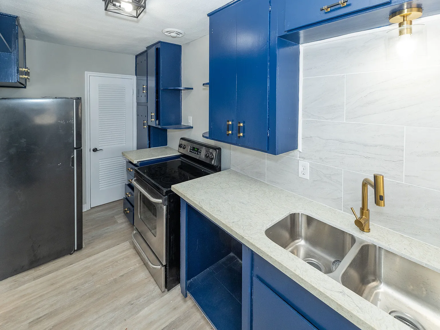 2 bed, 1.0 bath, 1000 sqft, $1,040 — Photo 1