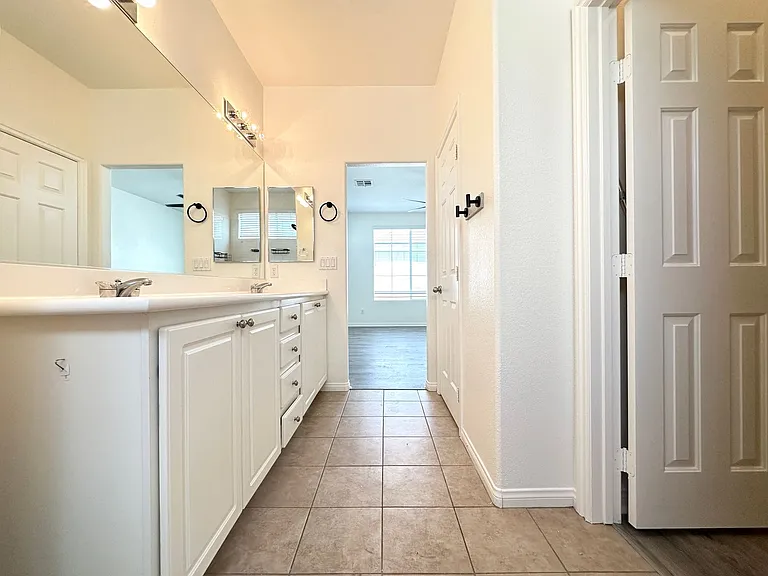 6056 Clear Sail Ct — Photo 18