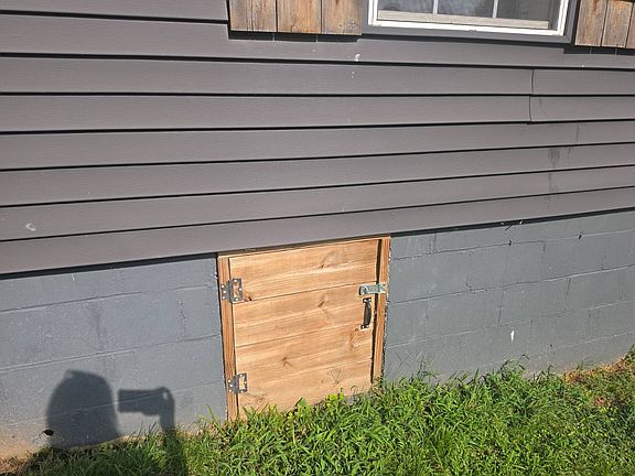 5th image of 206 Olive St