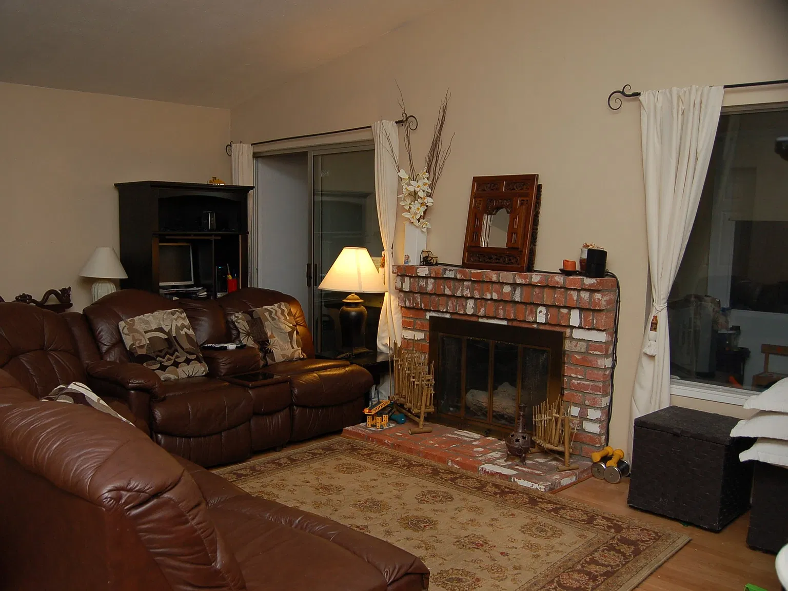 3 bed, 1232 sqft, $3,300 — Photo 3