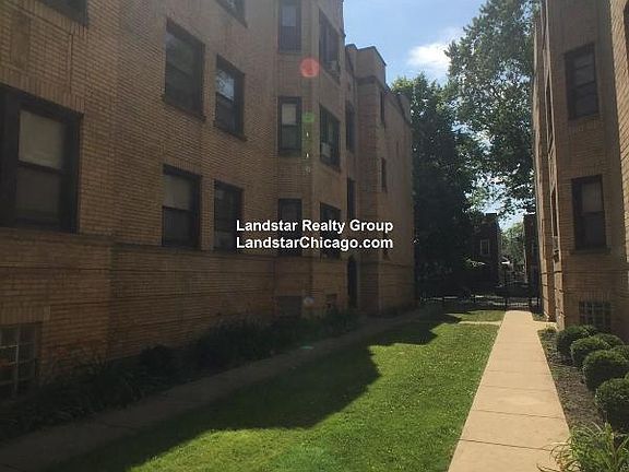 4th image of 6221 N Artesian Ave APT 1W