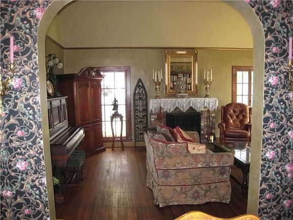 4th image of 363 Heather Heights Ct