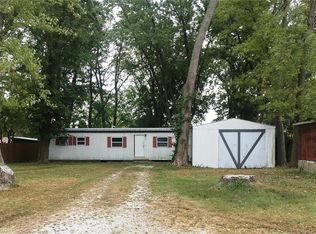 206 S 3rd St, Mulberry Grove, IL 62262