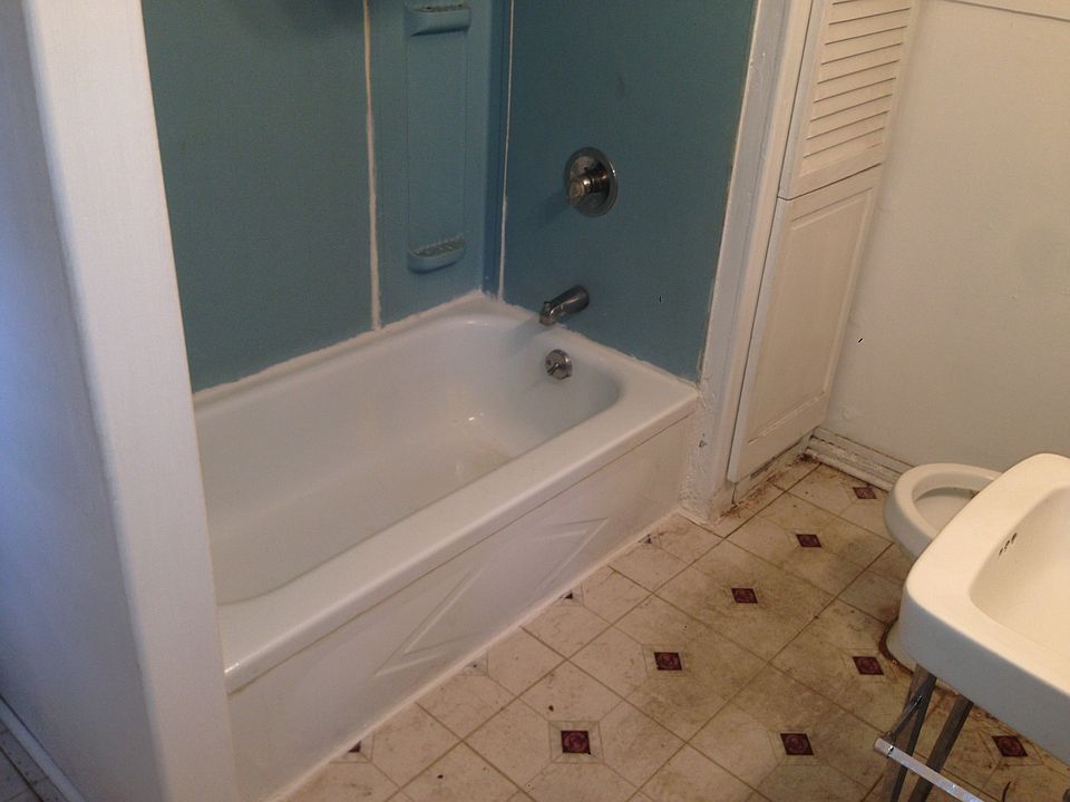 2nd image of 169 Kingsboro Ave #2