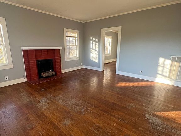 3rd image of 200 Hamm Rd