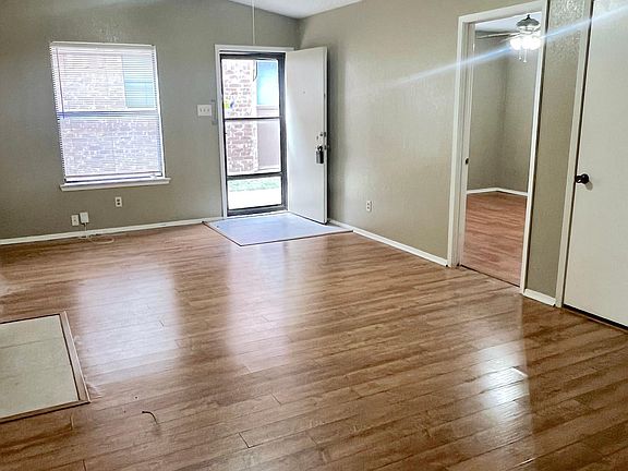 3rd image of 5009 Maryanna Way