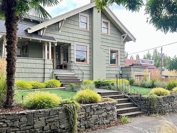 3rd image of 1720 NE 36th Ave