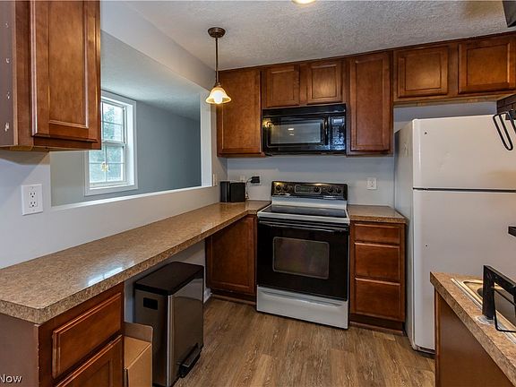 5th image of 2284 Markey St