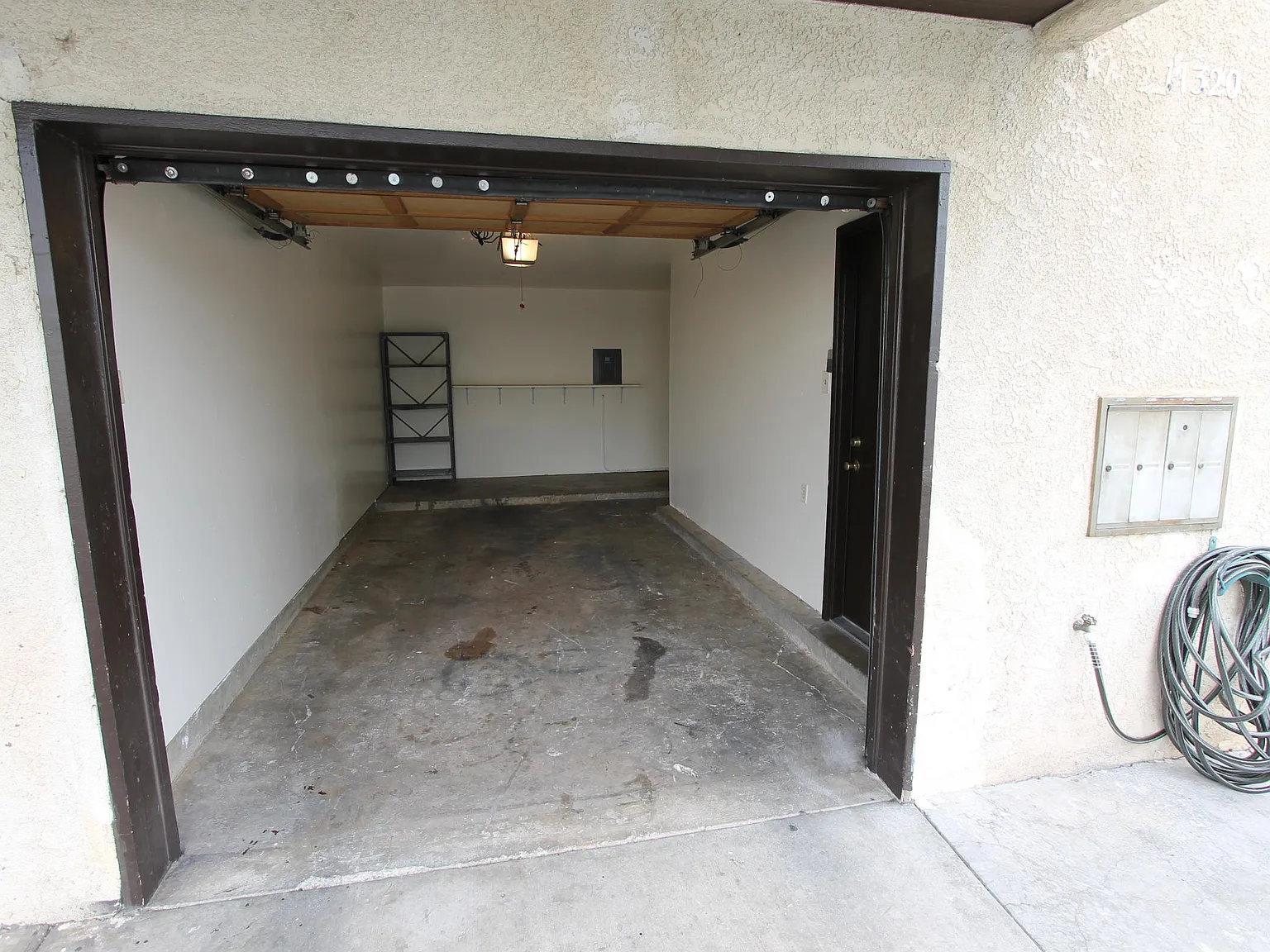 2 bed, 1.0 bath, 1000 sqft, $1,400 — Photo 2