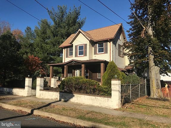 3rd image of 330 Curtiss Ave
