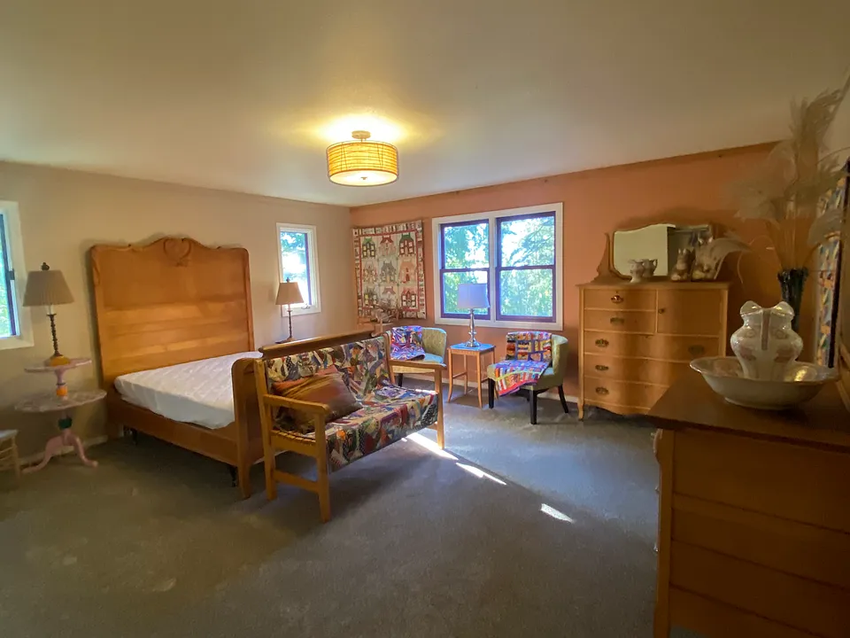 Primary suite