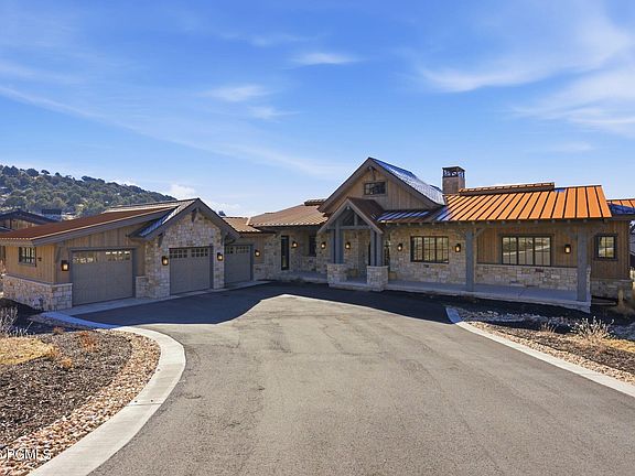 3rd image of 2044 E Notch Mountain Cir