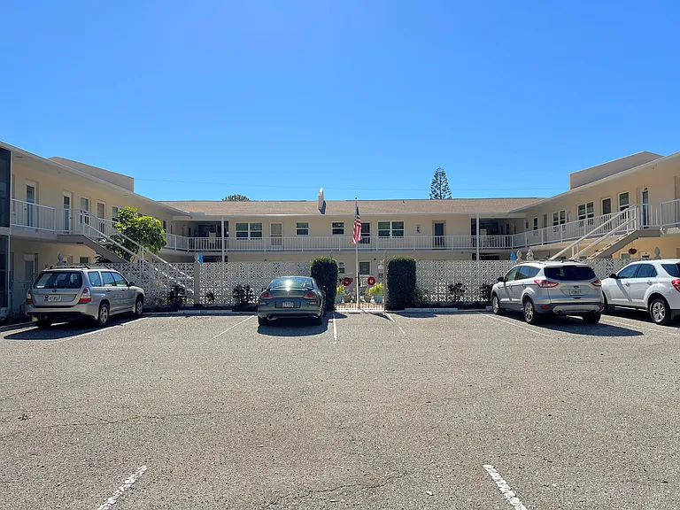 509 W Venice Ave #107 — Photo 3