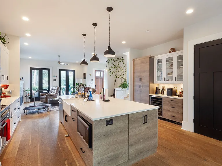 702 Grant Ter SE — Photo 15