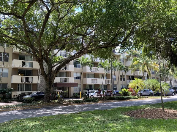 1800 Sans Souci Blvd APT 119, North Miami, FL 33181