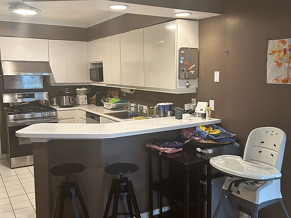 4th image of 21 Lake St APT 5A