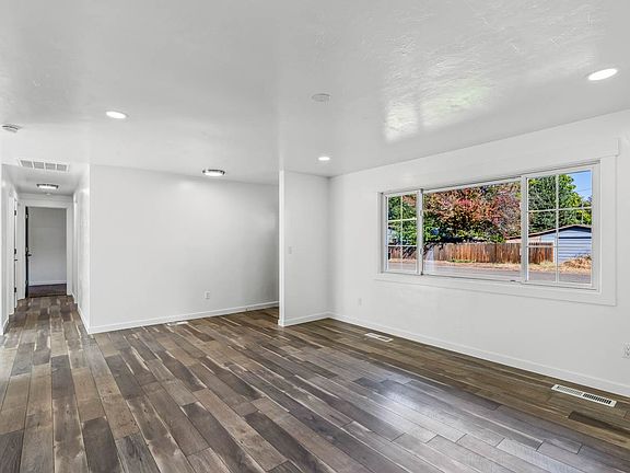 5th image of 335 McAuliffe Ave