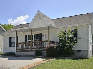 88 Newberry Dr, Fletcher, NC 28732