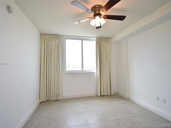 2nd image of 18800 NE 29th Ave APT 403
