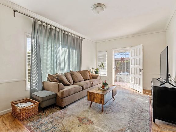 5th image of 3621 Park Blvd