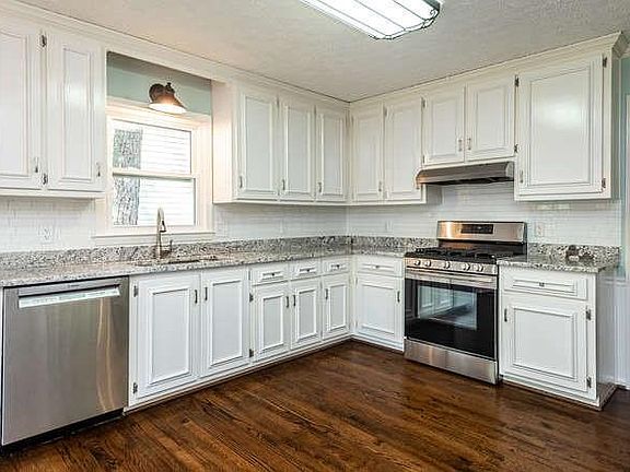 2nd image of 1706 Winston Ct