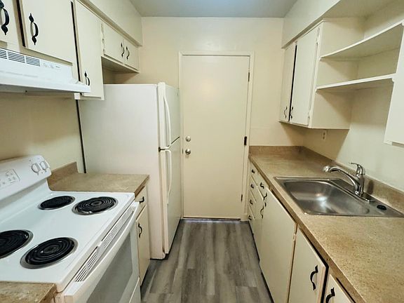 4th image of 1459 Del Rio Cir Unit C