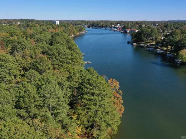 Majestic Lodge Rd, Hot Springs National Park, AR 71913