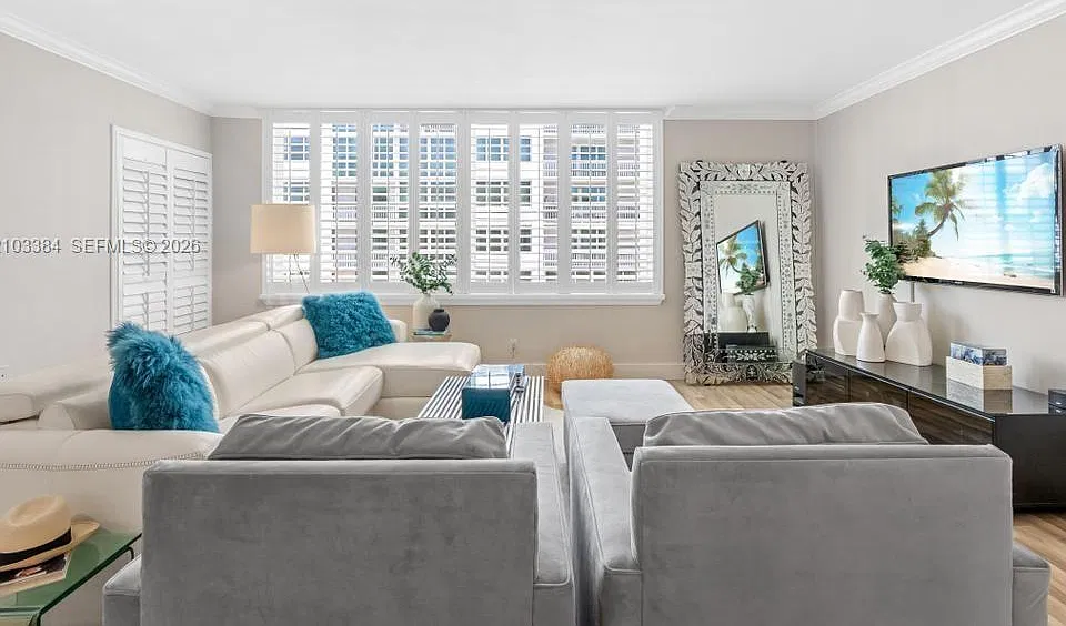 5401 Collins Ave #343