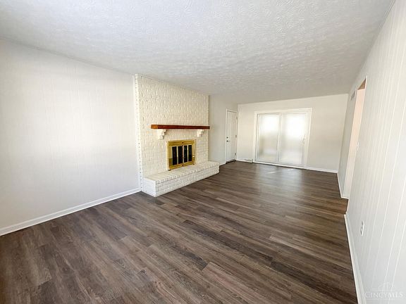 3rd image of 1719 Lindenhall Dr