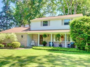 3641 Bonnie Ln, Hamburg, NY 14075
