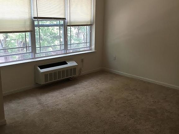 5th image of 120 Halsted St #202
