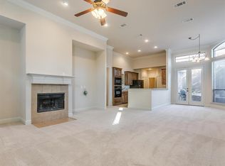 4900 Ridglea Hills Ct, Fort Worth, TX 76116