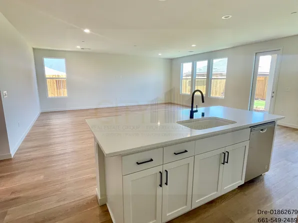 8607 Avon St, Bakersfield, CA 93314