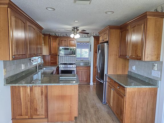 4th image of 15 Collingwood Ln