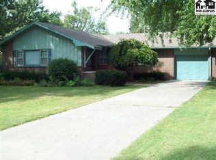 136 Penn Dr, McPherson, KS 67460