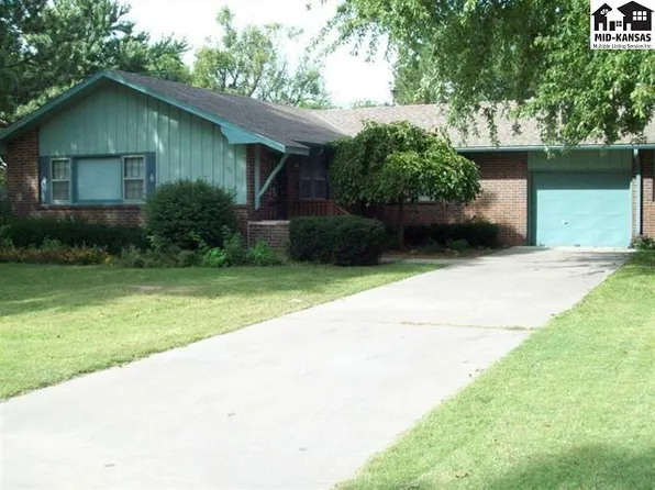 136 Penn Dr, McPherson, KS 67460