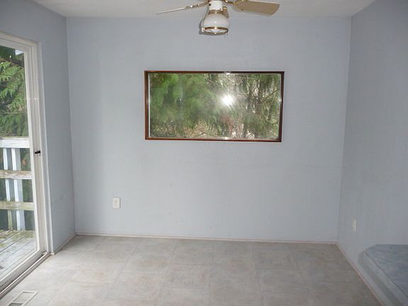 4th image of 50 SE Holly Pl