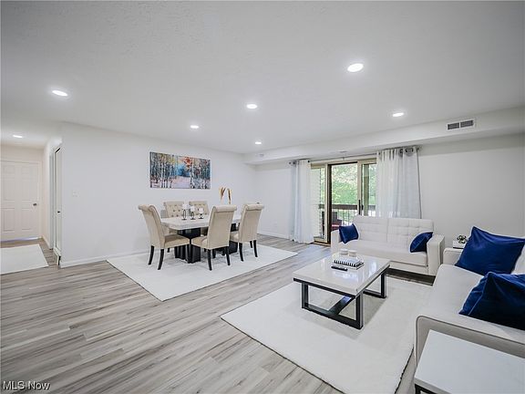 2nd image of 2917 N Bay Dr APT M14