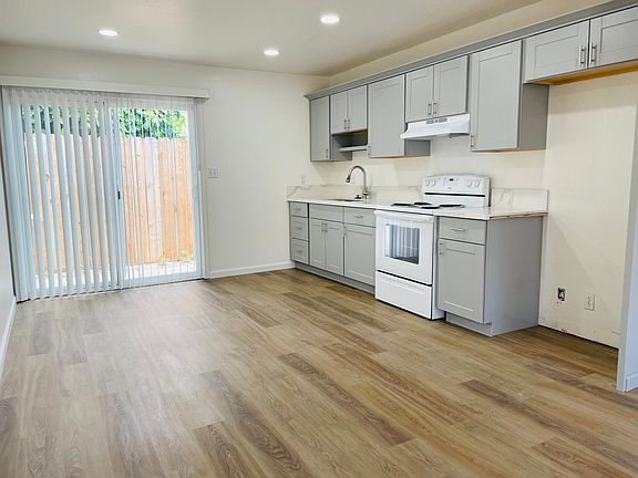 3rd image of 1935 Parker Ave #4