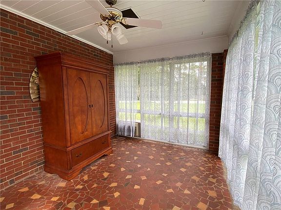 3rd image of 901 26th St