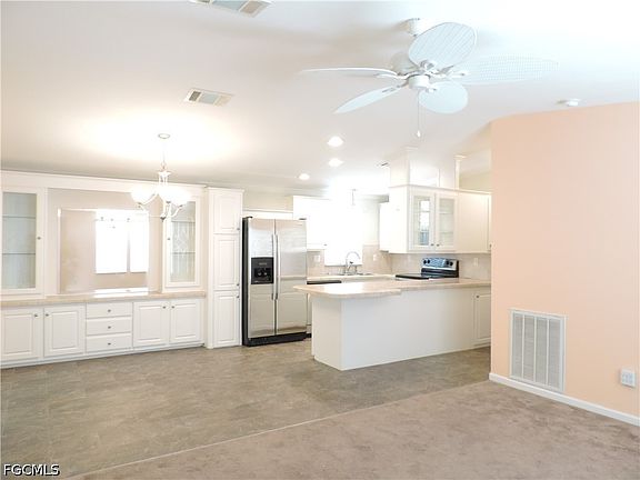 4th image of 20701 Garden Dr