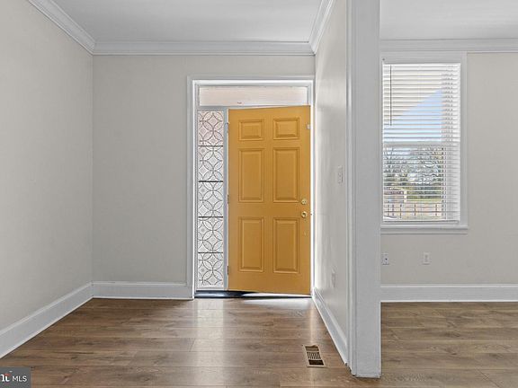 4th image of 2620 Oswego Ave