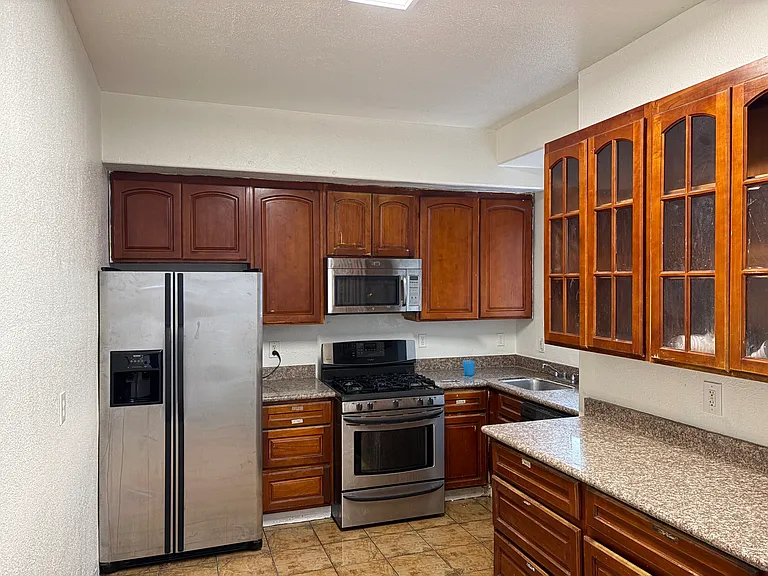 604 B St #1 — Photo 10